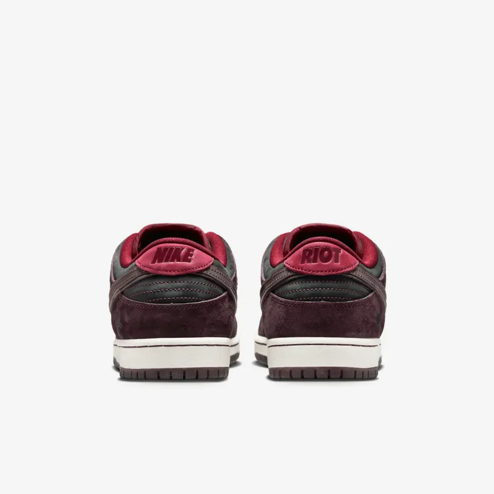 Dunk SB low Riot Skateshop